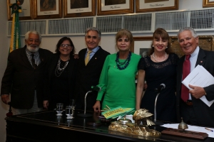 Da esq. para a dir.. Euclides Lopes, Luciane Torres Santiago Cardoso, João Carlos Britez, Rita Cortez, Kátia Tavares e Roberto Alves dos Reis