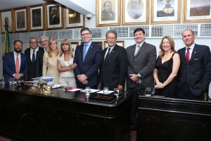 Da esq. para a dir., Fernando Cabral Filho,  Ricardo Menezes, Carlos Eduardo Machado, Ana Tereza Basílio, Rita Cortez, Luciano Bandeira, Antonio Laért Vieira Junior, Claudio Carneiro, Ângela Mendes e Paulo Renato Fernandes