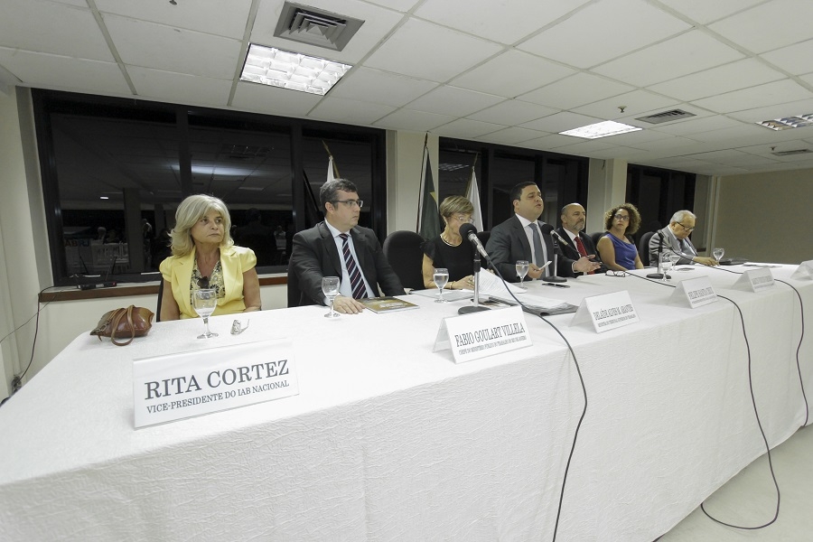 Da esq. para a dir., Rita Cortez, Fábio Goulart Vilela, Delaíde Arantes, Felipe Santa Cruz, Marcus Vinícius Cordeiro, Cléa Maria Couto e Celso Soares