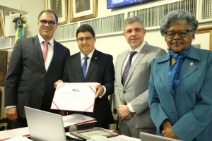 Da esq. para a dir., Jorge Rubem Folena, Carlos Augusto de Oliveira Medeiros Junior, Sydney Limeira Sanches e Edmée da Conceição Cardoso