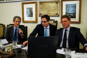 Da esq. para a dir., José Roberto de Castro Neves, Gabriel Dolabela Raemy Rangel e João Marcos de Castello Branco Fantinato