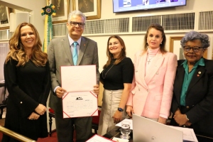  Da esq. para a dir., Danielle Marques, Vinicius Cordeiro, Raquel Rangel, Adriana Brasil Guimarães e Edmée da Conceição Cardoso