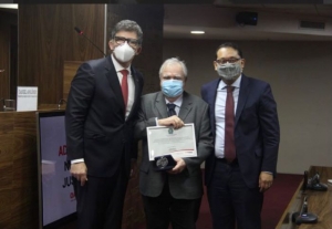 Da esq. para a dir., Luciano Bandeira, Francisco Domingues Lopes e Daniel Apolônio Vieira