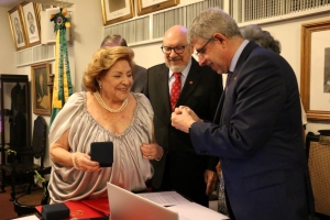 Da esq. para a dir., Leilah Barbosa Borges Ribeiro da Costa, Sérgio Tostes e Sydney Limeira Sanches