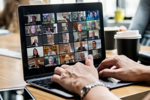 Desembargador federal e sete advogados tomam posse em solenidade virtual