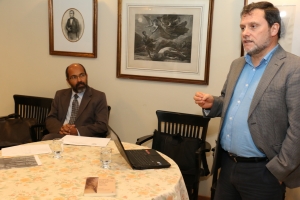 Sérgio Sant'Anna presidiu a mesa em que palestrou o professor Fernando Estenssoro