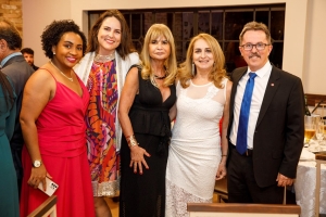 Da esq. para a dir., Nilza de Freitas, Carmela Grüne, Rita Cortez, Benizete Ramos de Medeiros e Paulo Joel Bender Leal (Foto: Ricardo Lage)