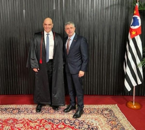 Sydney Sanches comparece à posse do ministro Alexandre de Moraes na Presidência do TSE