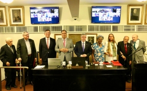 Da esq. para a dir., João Baptista Câmara, João Guilherme Sauer, Luciano Bandeira, Jorge Rubem Folena, Sydney Limeira Sanches, Edmée da Conceição Cardoso, Ana Cristina Campelo de Lemos Santos, Luiz Felizardo Barroso e Sérgio Tostes