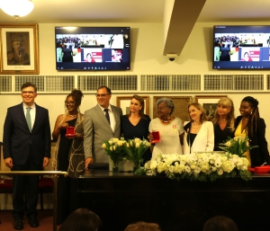  Da esq. para a dir., Luciano Bandeira, Mônica Alexandre, Jorge Rubem Folena, Adriana Guimarães, Edmée da Conceição Cardoso, Maria Adelia Campello, Rita Cortez e Flávia Ribeiro