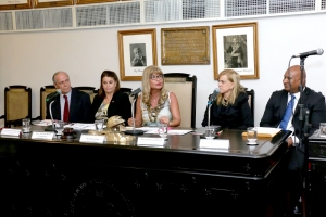Da esq. para a dir., Luiz Fernando Teixeira Pinto, Adriana Brasil Guimarães, Rita Cortez, Ana Tereza Basílio e Frederico Singarajah