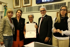 Da esq. para a dir., Rita Cortez, Adriana Brasil Guimarães, Magda Hruza de Souza Alqueres Ferreira, Carlos Eduardo Machado e Kézia Rodrigues