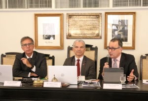 Da esq. para a dir., João Theotônio Mendes de Almeida,, Gilberto Garcia e Fabiano Fernandes Luzes