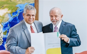 Antônio Fabrício de Matos Gonçalves com o presidente Luiz Inácio Luna da Silva (Foto: Ricardo Stuckert)