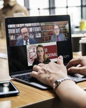 Da esq. para a dir., no alto, Doglas Cesar Lucas e Paulo Joel Bender Leal; embaixo, Adriana Brasil Guimarães