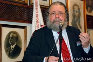 Gestão 2000/2002 - Eros Roberto Grau