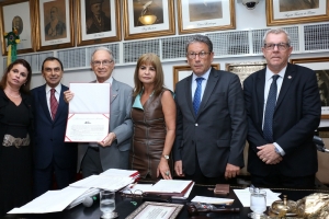 Da esq. para a dir. Adriana Brasil Guimarães, Melhim Chalhub, Marcus Faver, Rita Cortez, Antonio Laért Vieira Junior e Ricardo Menezes