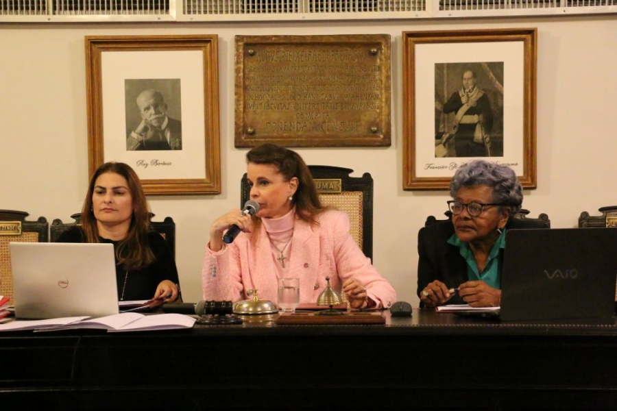 Da esq. para a dir., Raquel Rangel, Adriana Brasil Guimarães e Edmée da Conceição Cardoso