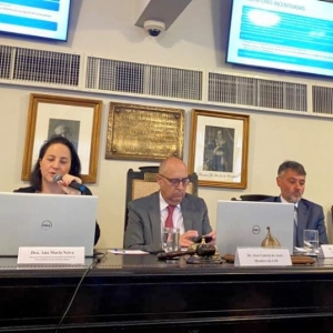 Da esq. para a dir., Ana Maria Neiva, José Gabriel Assis de Almeida e Mauricio Menezes