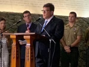 Arnon Velmovitsky e Paulo Maltz na cerimônia pelo Dia Internacional em Memória das Vítimas do Holocausto