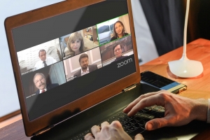 ‘O Brasil gosta de matar negro e favelado’, afirma Vera Malaguti Batista em webinar do IAB 