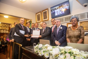 Da esq. para a dir., Alexandre Sigmaringa, Ricardo Loretti, Guilherme Valdetaro, Marcelo Fontes, Carlos Eduardo Machado, Marcio Costa Ferreira, Jorge Rubem Folena, Sydney Limeira Sanches e Edmée da Conceição Ribeiro Cardoso