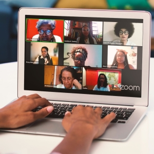 Da esq. para a dir., na linha de cima, Edmée Cardoso, Vanilda Santos e Laura Hermando; na linha do meio, Flavia Magalhães, Monica Alexandre e Ana Carolina Barros; na linha de baixo, Dora Bertulio e Karine Silva