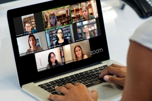 Olhar feminino e crítico lançado sobre a PEC da reforma administrativa, no canal TVIAB 