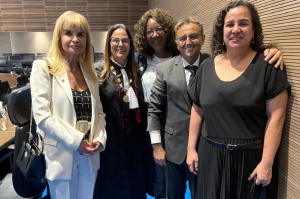 No TRF2, Rita Cortez participa da cerimônia de entrega da Medalha do Mérito Judiciário