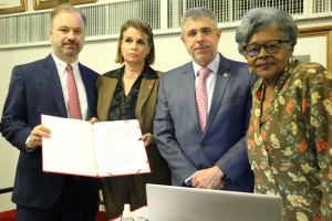 Da esq. para a dir., Rodrigo Garcia da Fonseca, Adriana Brasil Guimarães, Sydney Limeira Sanches e Edmée da Conceição Cardoso