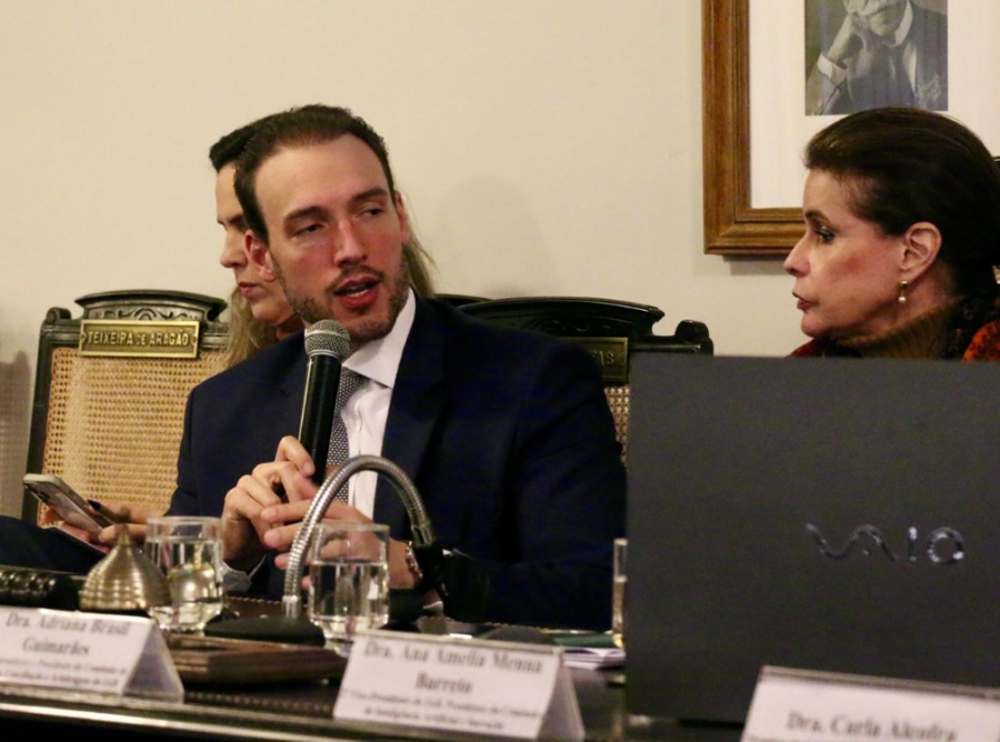 Francisco Emilio Posada e Adriana Brasil Guimarães