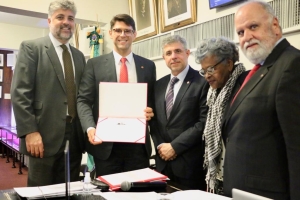 Da esq. para a dir., Sérgio Guimarães Riera, Gabriel Sant’Anna Quintanilha, Sydney Limeira Sanches, Edmée da Conceição Ribeiro Cardoso e Armando de Souza
