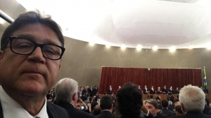 Arnon Velmovitsky representa o IAB na diplomação de Jair Bolsonaro