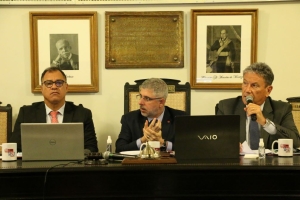 Da esq. para a dir., Jorge Rubem Folena, Sydney Limeira Sanches e Antônio Laért Vieira Junior