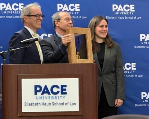 Da esq. para a dir., Christian Haub, Paulo de Bessa Antunes e Anna-Sophia Haub