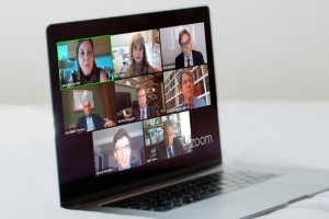 Qualidade das decisões em julgamentos virtuais é questionada em debate no IAB 