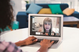 ‘Somos os guardiões da democracia’, afirma a advogada Rita Cortez em evento da Ordem 