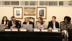 Da esq. para a dir., June Cirino dos Santos, Rafael Borges, Sydney Limeira Sanches, Marcia Dinis, Thiago Bottino e Monica Alexandre 