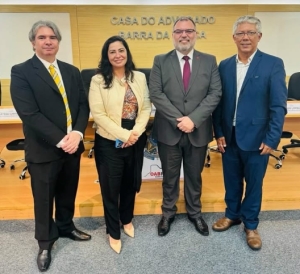 Da esq. para a dir., Eduardo Ribeiro, Fernanda de Carvalho Serra, Amaury Marques e William Lima Rocha
