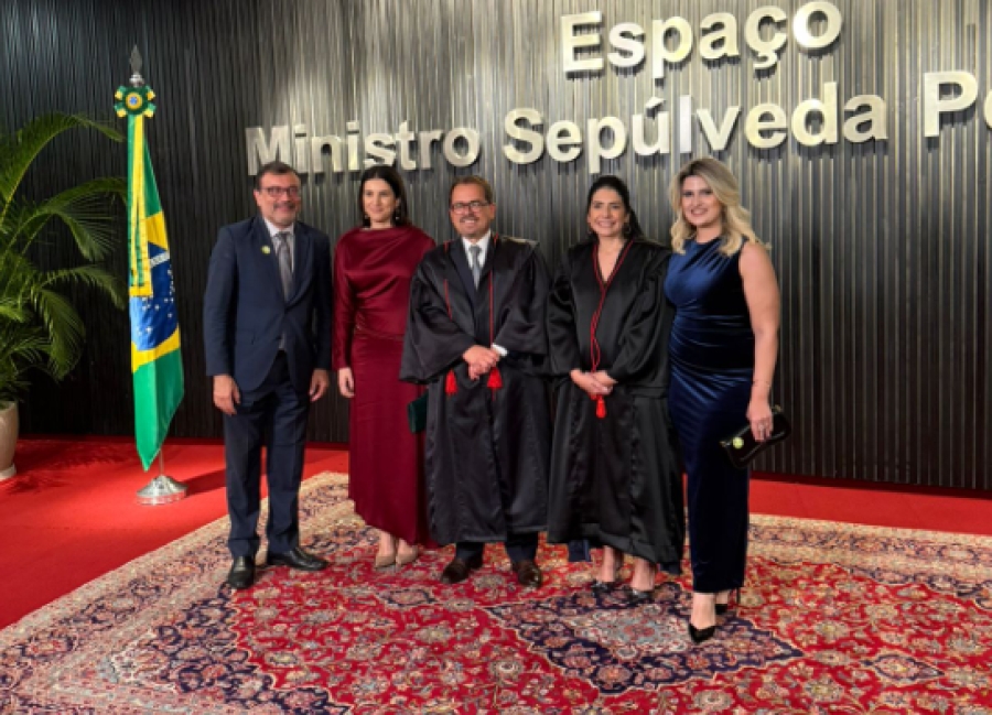 Da esq. para a dir., Joelson Dias, Maís Moreno, Floriano de Azevedo Marques, Estela Aranha e Flávia Garbin