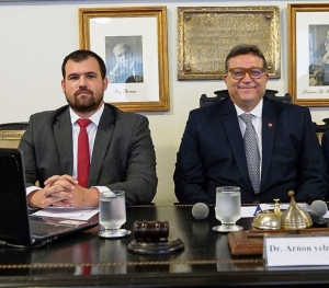 Carlos Gabriel Feijó de Lima e Arnon Velmovitsky