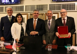 Da esq. para a dir., Carlos Eduardo Machado, Maria Hetiene Tostes, Sydney Limeira Sanches, Paulo Maltz e Sérgio Tostes