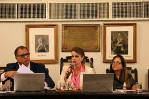 Da esq. para a dir., Jorge Rubem Folena, Adriana Guimarães e Ludmila Maia