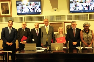 Da esq. para a dir., Jorge Rubem Folena, Victor Farjalla, Sergio Tostes, Eduardo Kalache, Dea Rita Matozinhos, Sydney Sanches e Edmée da Conceição Cardoso