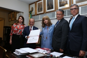 Da esq. para a dir., Adriana Brasil Guimarães, Cherubin Helcias Schwartz Júnior, Rita Cortez, Antonio Laért Vieira Junior e Luiz Felipe Conde