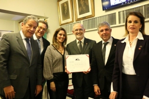 Da esq. para a dir., Antônio Laért Vieira Júnior, Arnon Velmovitsky, Fabrícia Cristina Pereira, Sérgio Murilo Simões, Sydney Limeira Sanches e Adriana Brasil Guimarães
