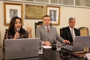 Da esq. para a dir., Maíra Fernandes, Fabrizio Bon Vecchio e André Luis Callegari