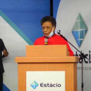 Ivone Caetano é homenageada com o título de Doutor Honoris Causa pela Estácio de Sá 