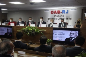Sergio Bermudes é homenageado pela OAB/RJ com a Medalha Raymundo Faoro 