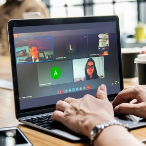 No alto, Sydney Limeira Sanches; embaixo, Érica Guerra